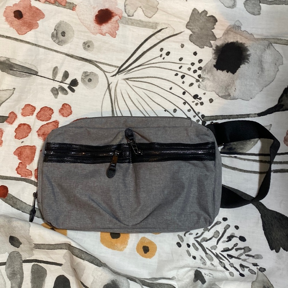 Steve Madden waist bag